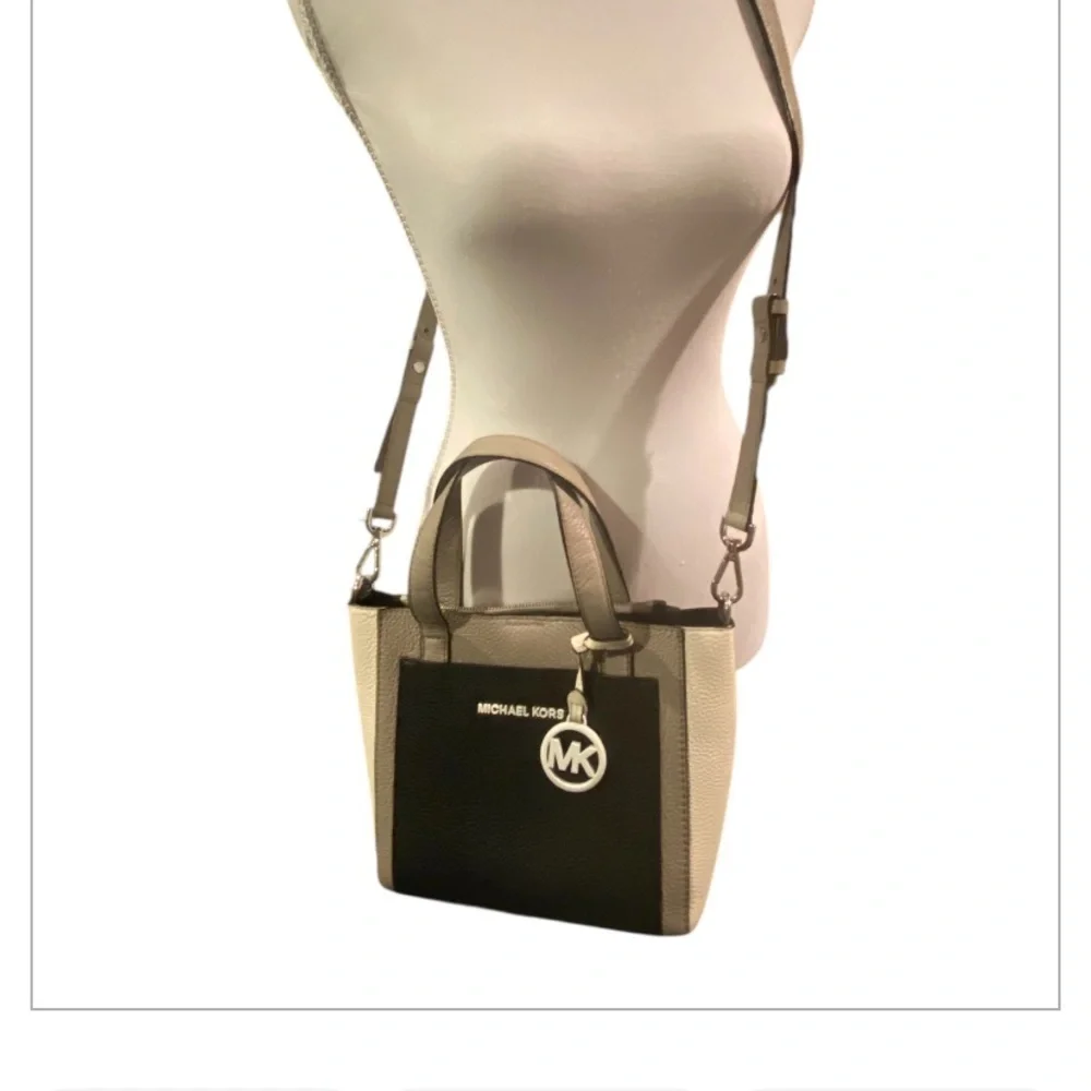 EUC MICHAEL KORS Gemma pebbled leather small pocket crossbody messenger --dark
